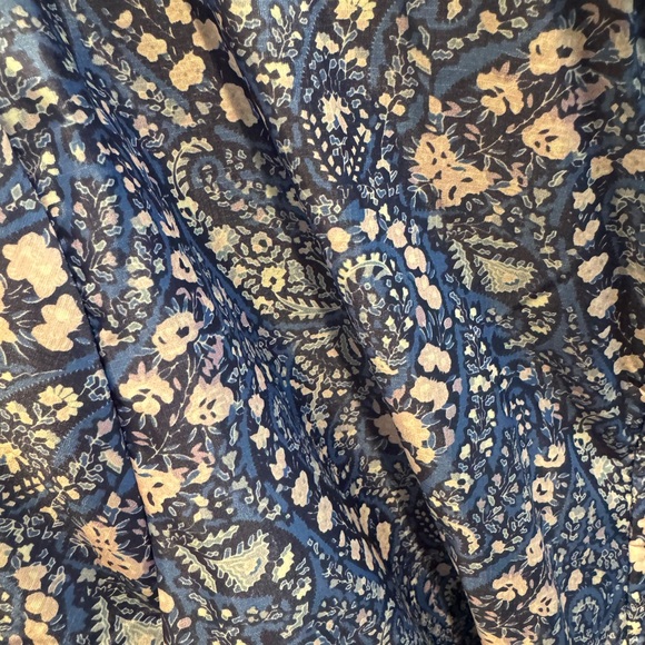 JCrew Liberty print puffer jacket.  Perfect for ski trip!
Size Medium - Picture 6 of 8